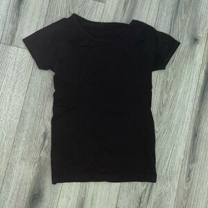 Lululemon Swiftly Tech Short-Sleeve Shirt 2.0
Hip Length